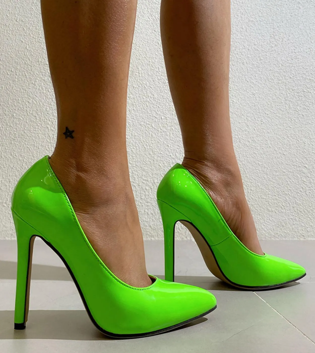 2023 Donna Thin115cm Décolleté con tacco alto Décolleté in pelle verniciata Décolleté con punta a punta verde lime Décolleté da