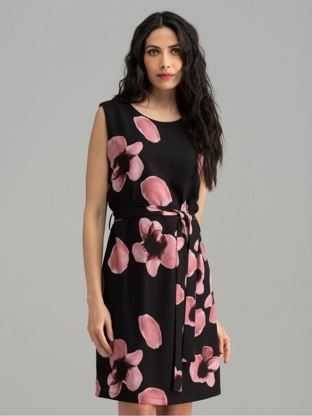 Abito donna fluido smanicato con stampa rosa cipria