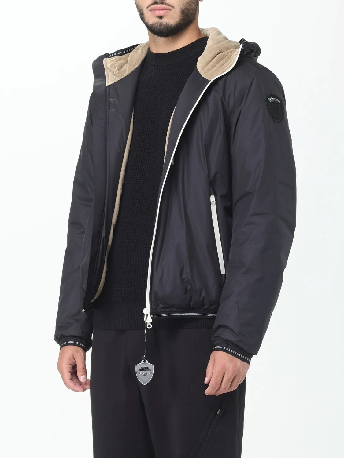 Blauer giubbino corto imbottito con cappuccio ed eco pelliccia nero