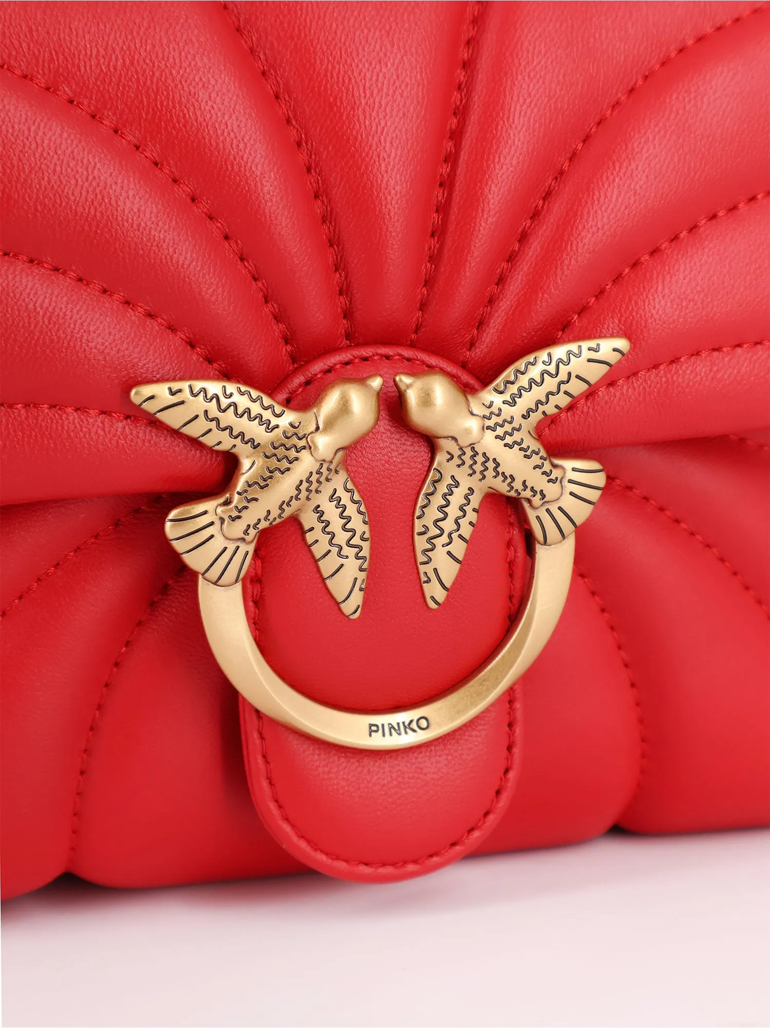 Borsa a tracolla in pelle matelassé con iconica fibbia Love Birds