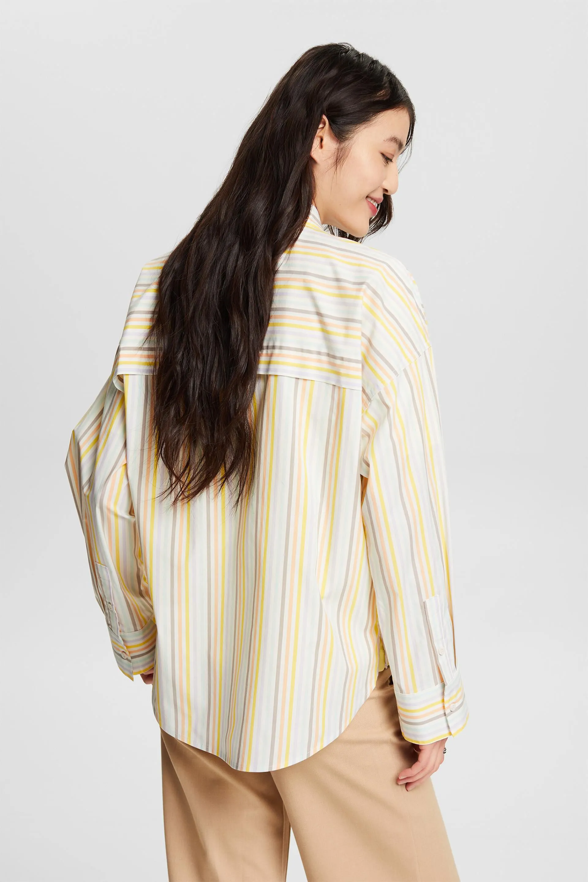 Camicia a righe oversize con colletto button down