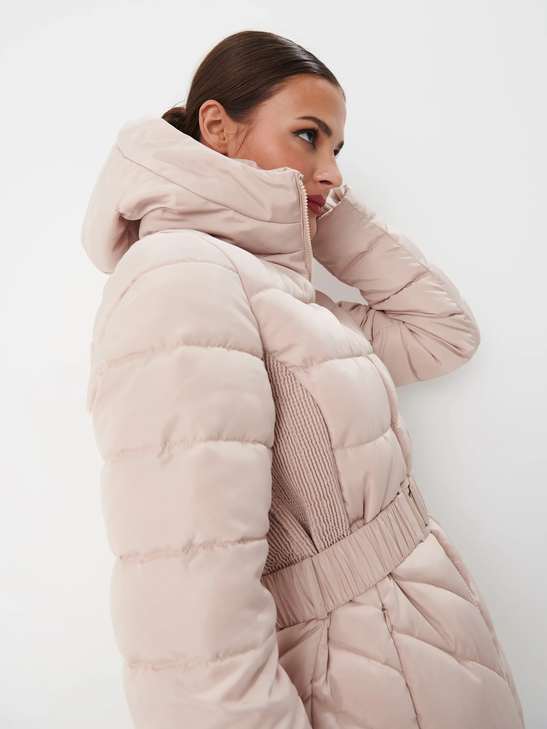 Cappotto trapuntato con cintura da allacciare in vita