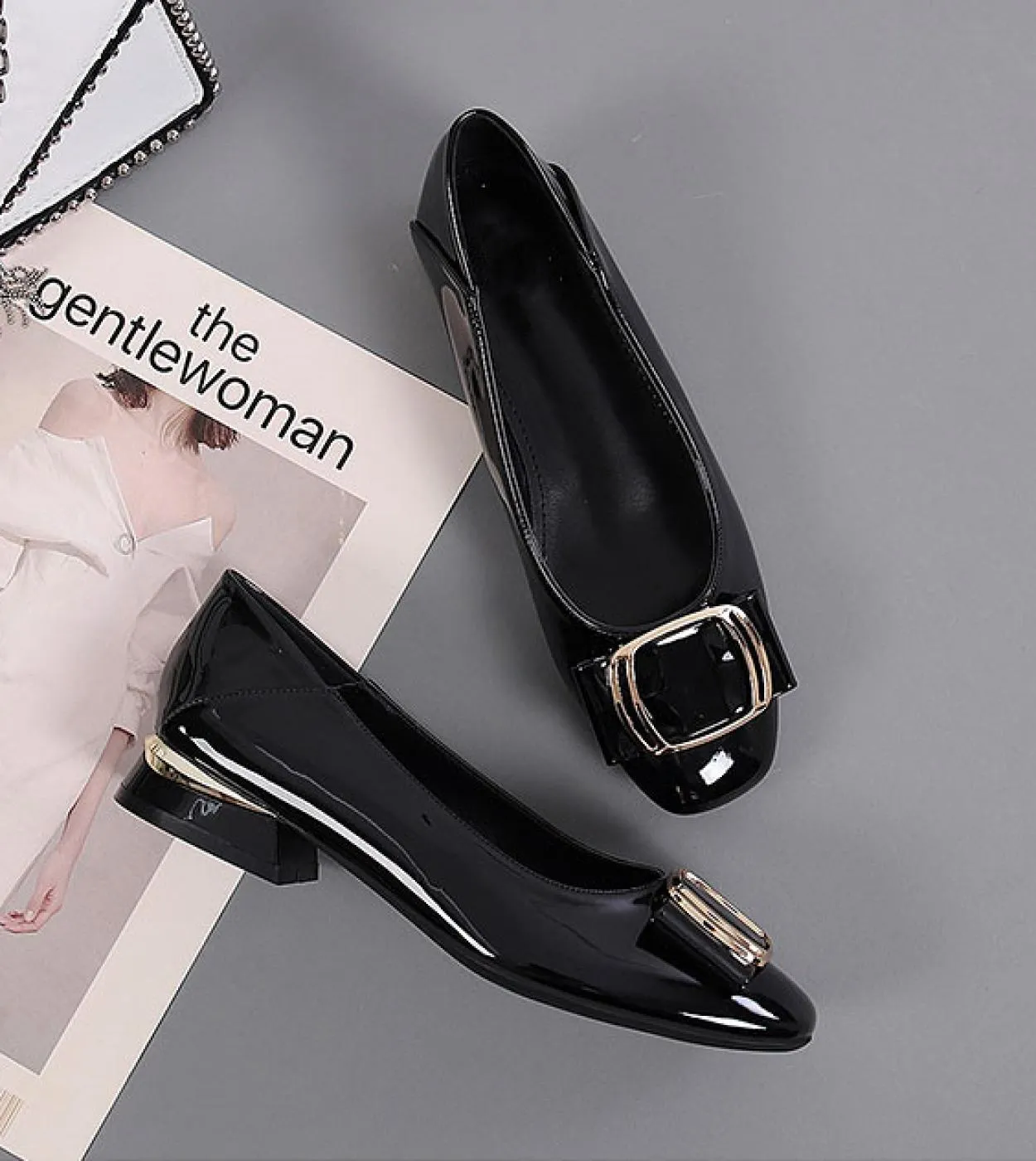 Décolleté con tacco quadrato da donna con punta tonda dolce e comfort freddo per décolleté eleganti con tacco elegante in pelle