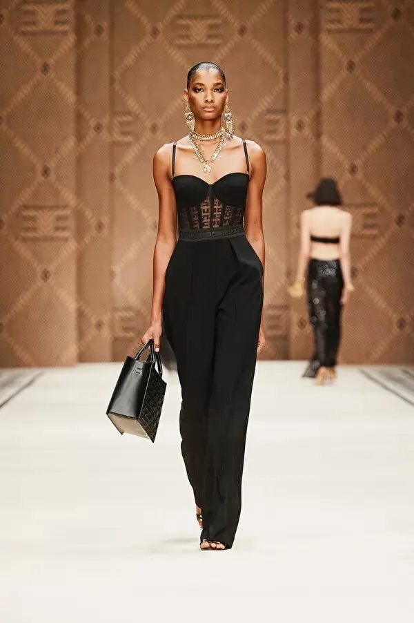 ELISABETTA FRANCHI Tuta in pizzo logo