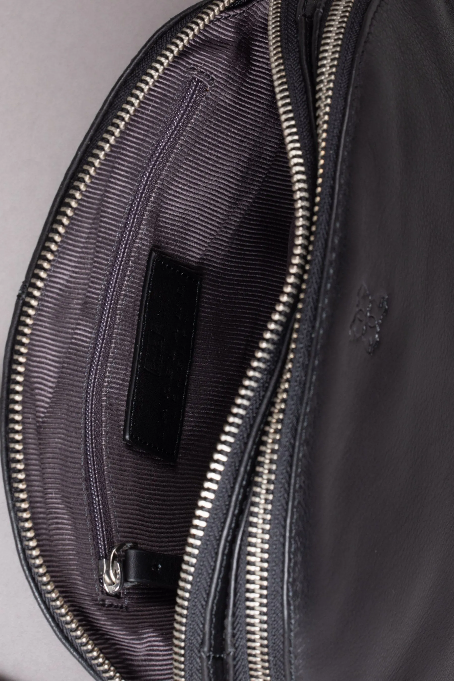 Lakeland Leather Coniston - Borsa a tracolla curva    