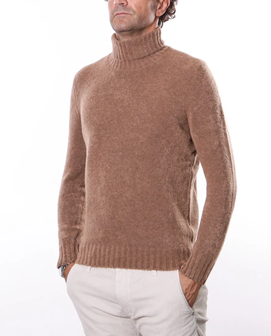 Maglia collo alto in lana bouclè beige | VIADESTE
