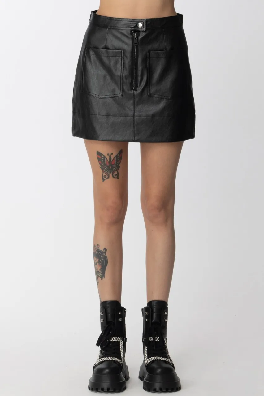 Minigonna in pelle laminata Nero