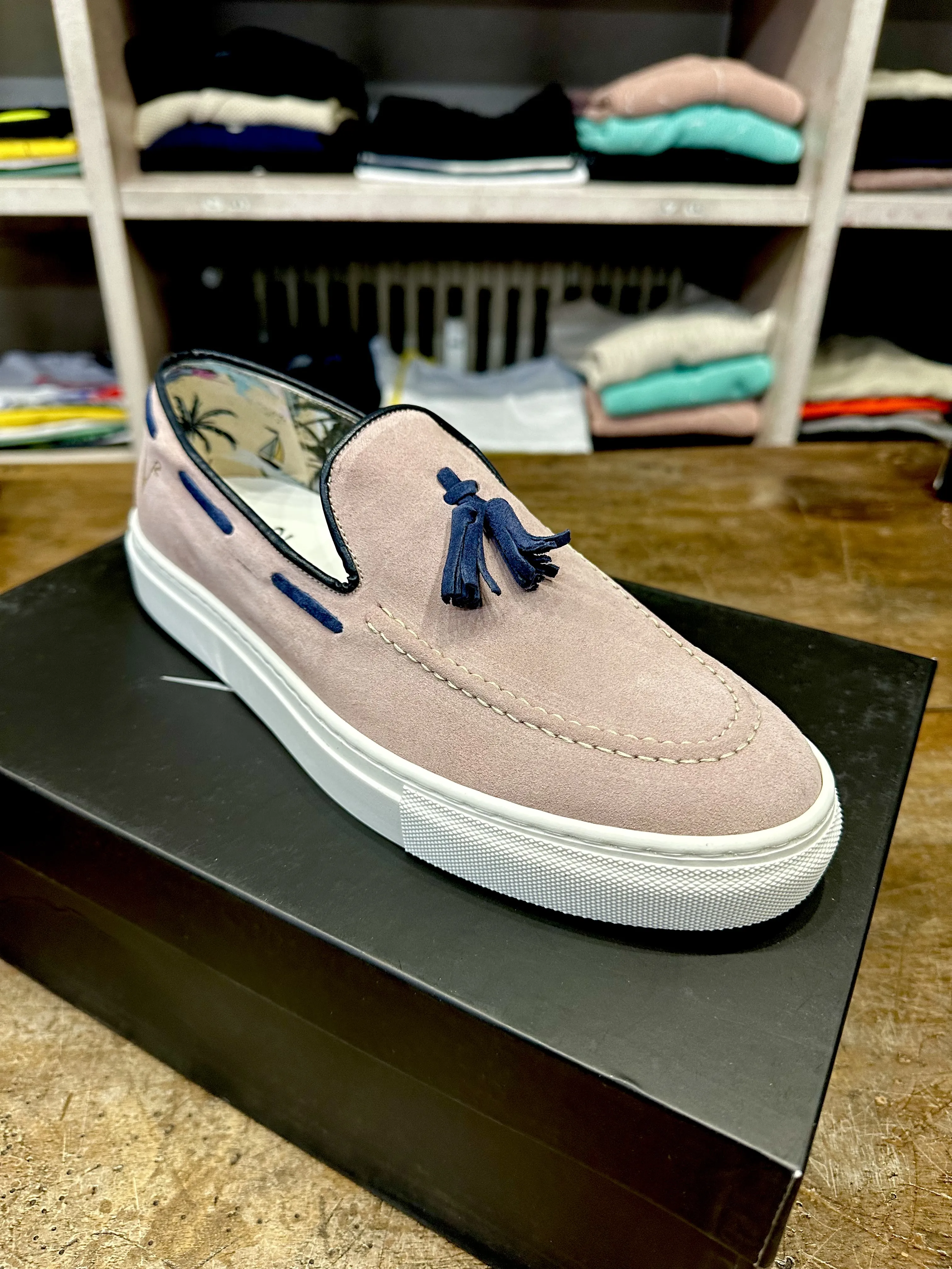 Mocassino V2 suola bassa con nappine color Rosa Cipria