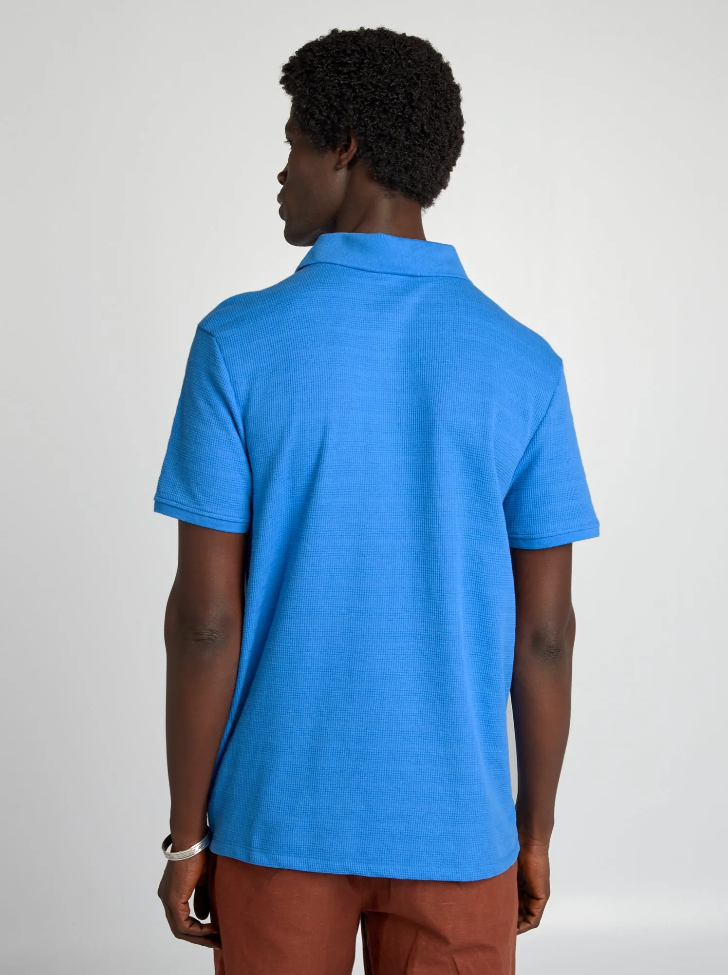 Polo in maglia testurizzata con scollo a V - BLU