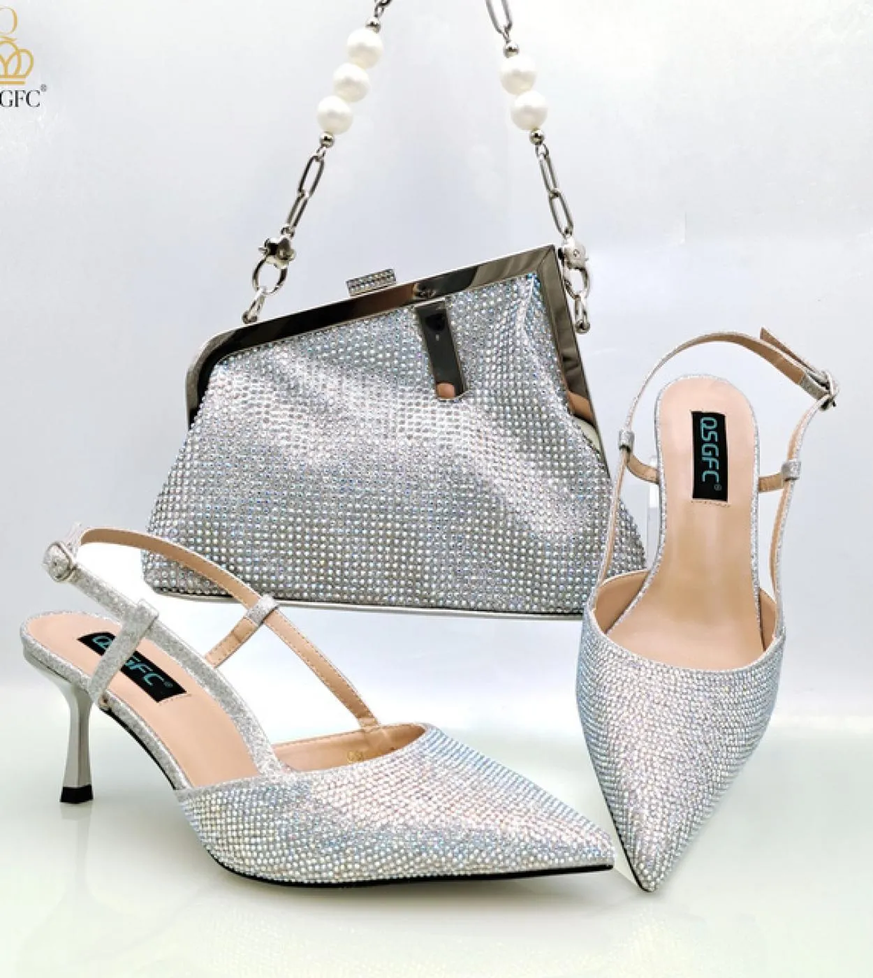 Qsgfc 2023 Design italiano Argento Borsa moda di grande capacità Nigeria Borsa a tracolla da donna e cinturino Tacchi alti Commu