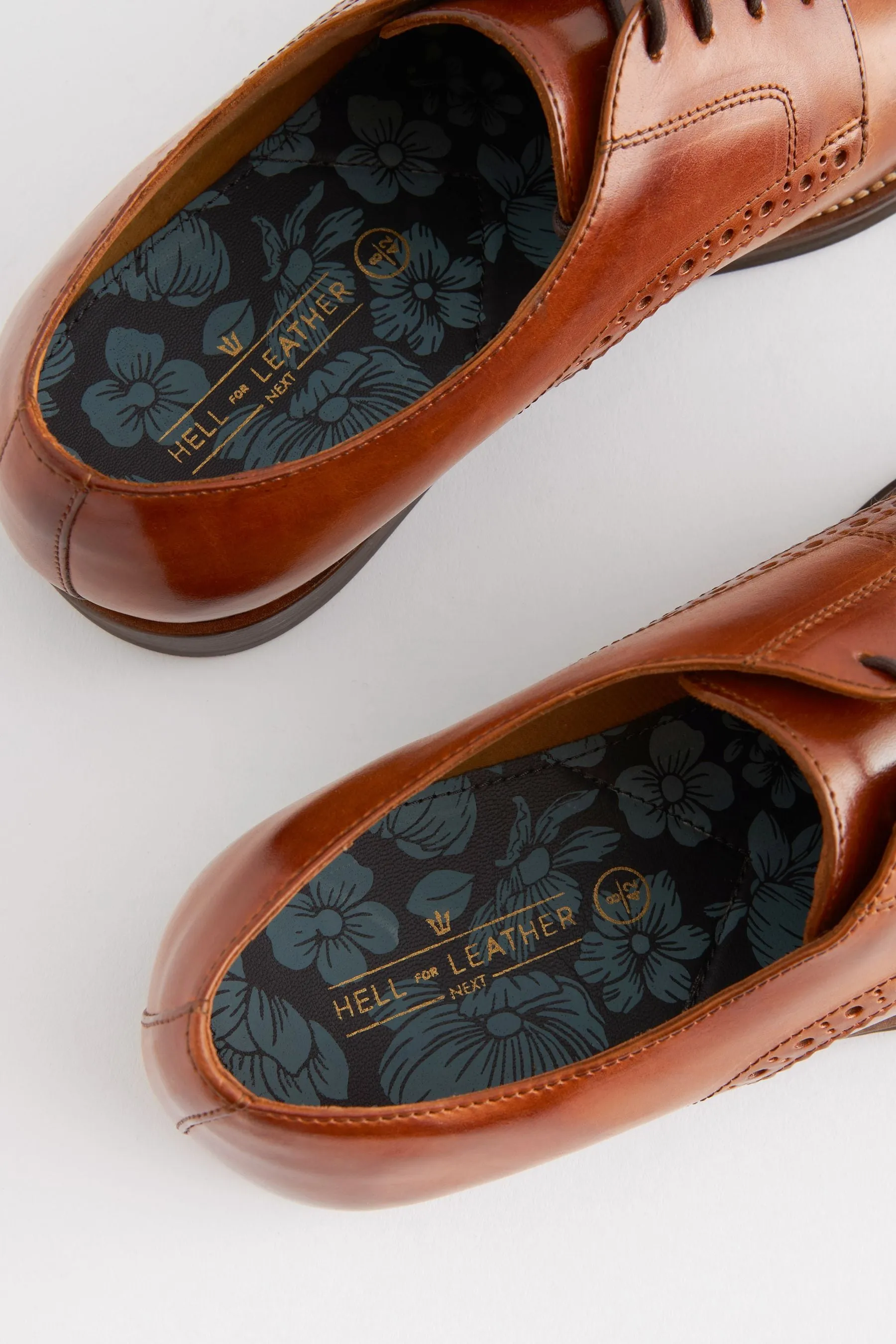 Scarpe Derby in pelle con suola a contrasto    