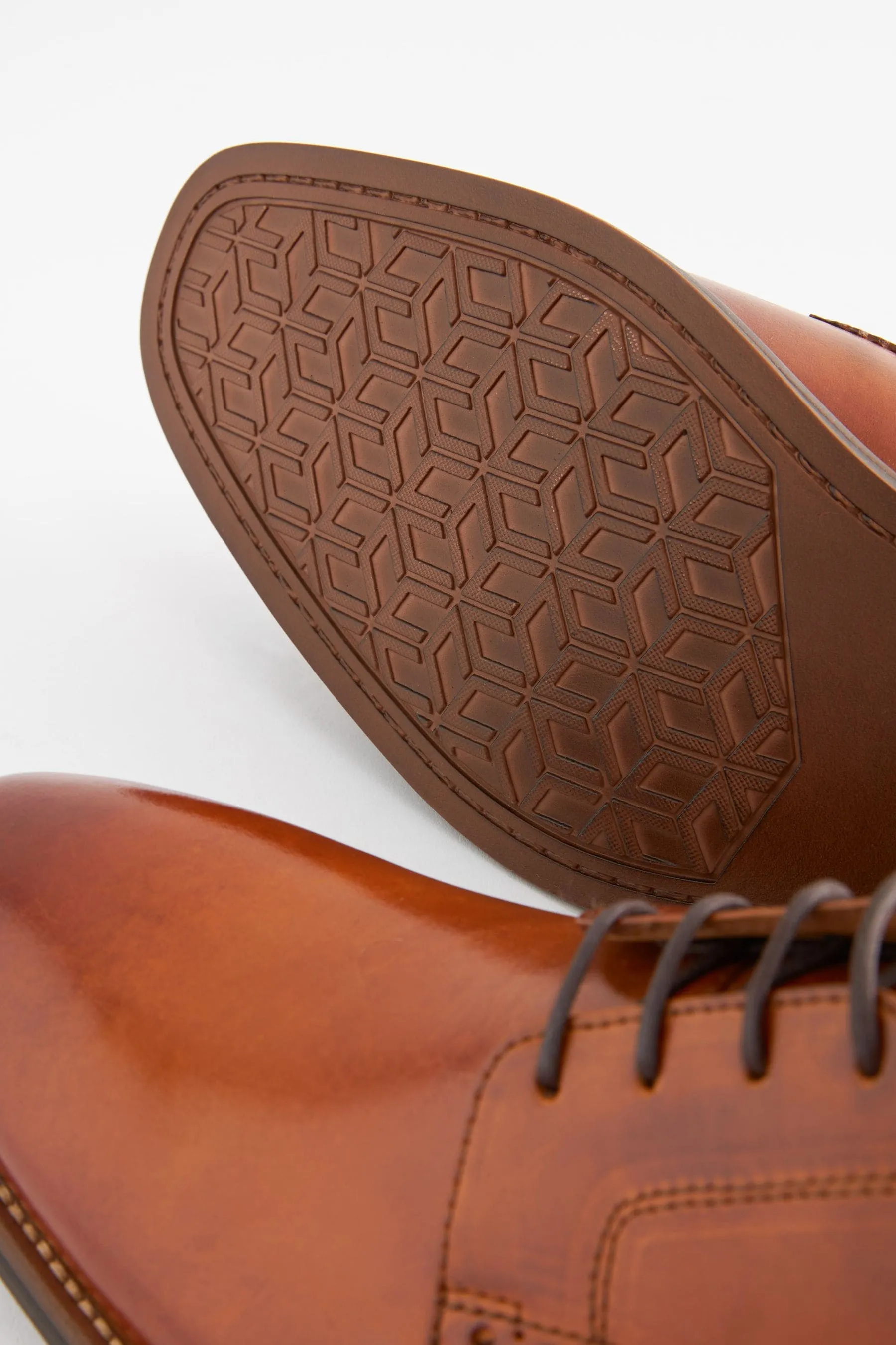 Scarpe Derby in pelle con suola a contrasto    
