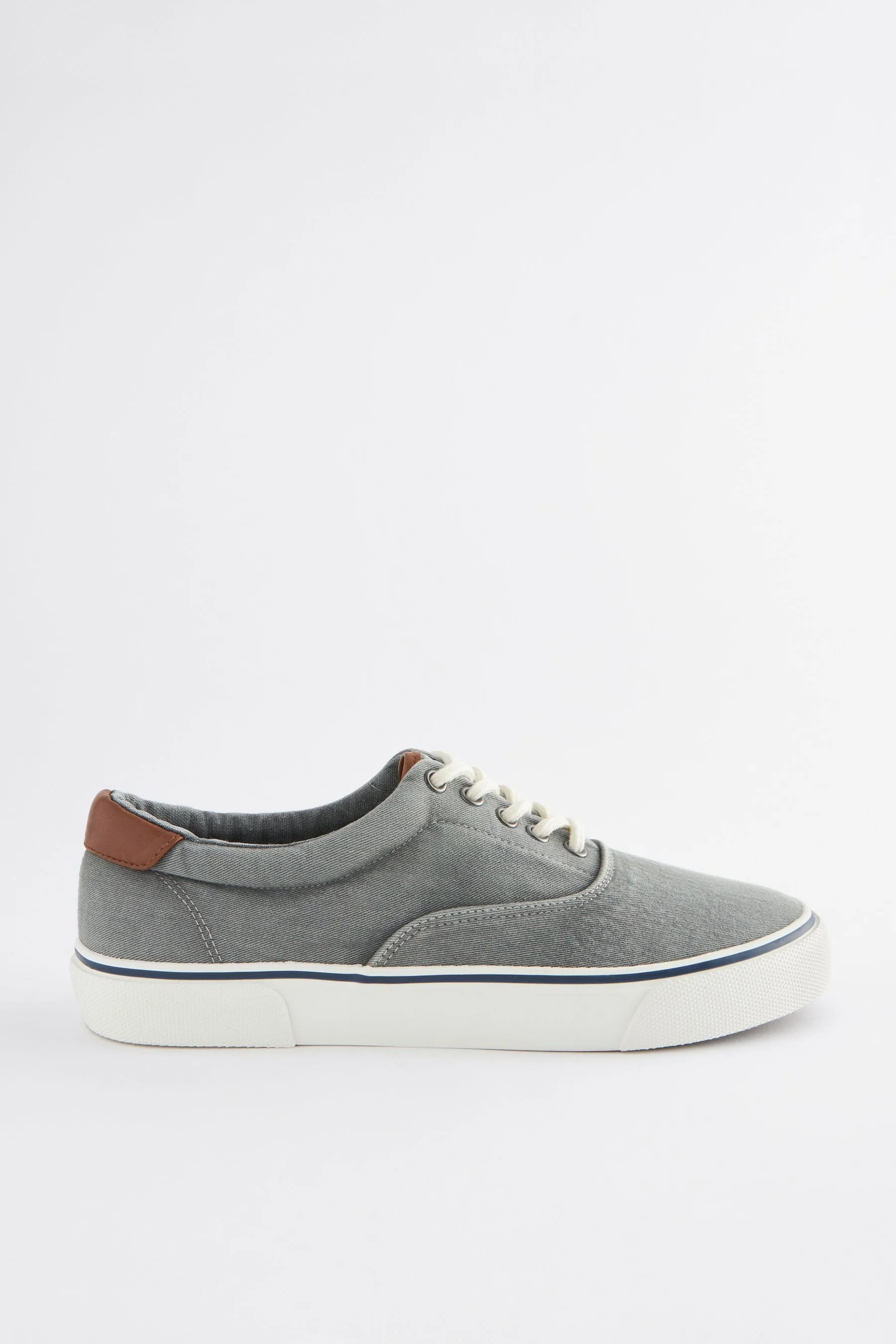 Sneakers di tela classiche