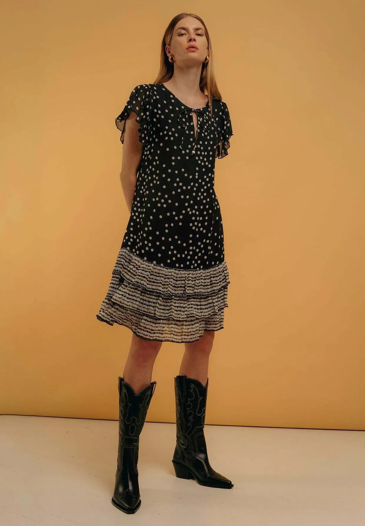 VOLANTES Y ESTAMPADOS COMBINADOS - Vestito estivo